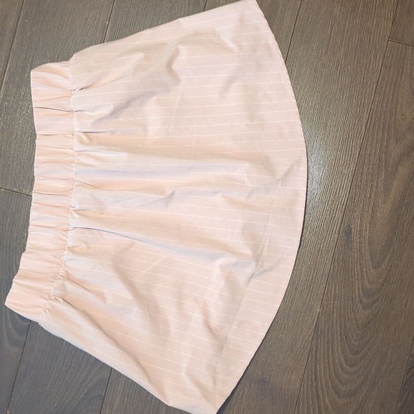 ALO Yoga Pinstripe Daylight Mini Skirt. - Picture 7 of 12
